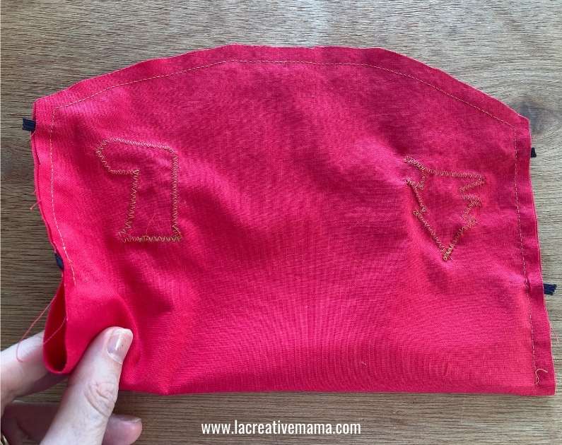 sewing a Christmas fitted face mask tutorial 