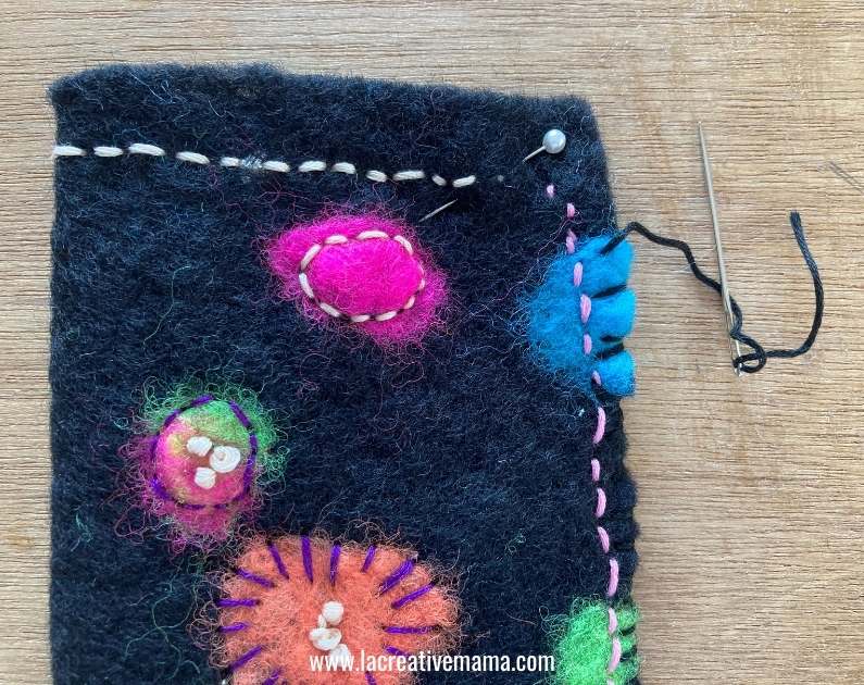 how to make an embroidered glasses pouch using wet felted wool 