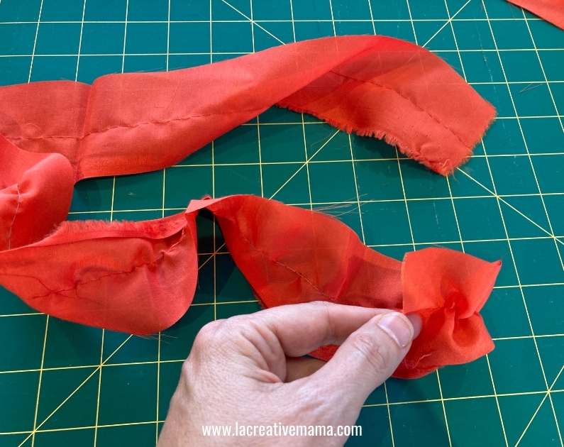 how to sew ruffles by gathering fabric 
