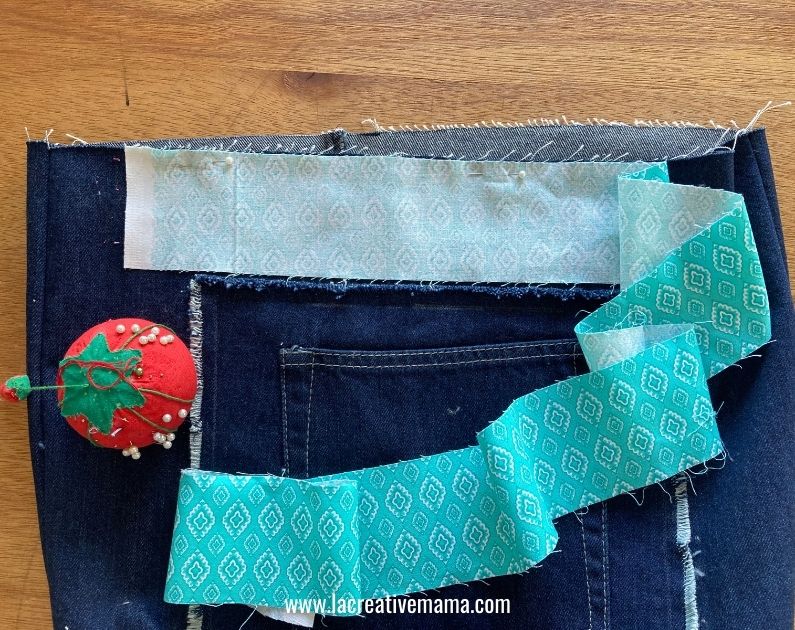 sewing a facing for the denim bag 